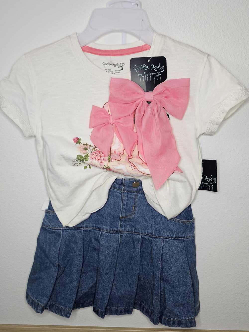 Cynthia Rowley Cream Tee with Pink Bow Accents